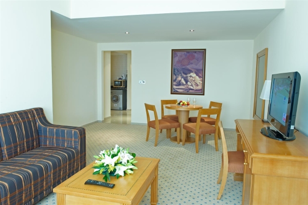 Golden Tulip Hotel Apartments (Sharja)